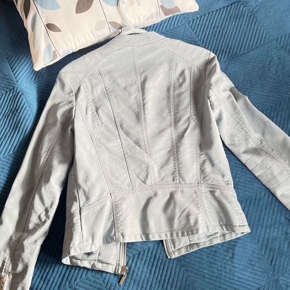 LE CHATEAU Faux Leather Jacket - Picture 2 of 6